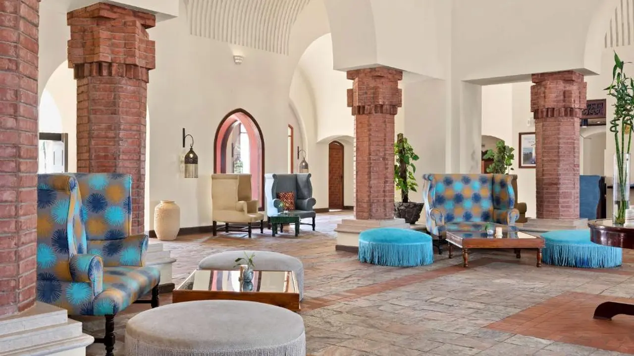 الفندق راديسون بلو - القصير